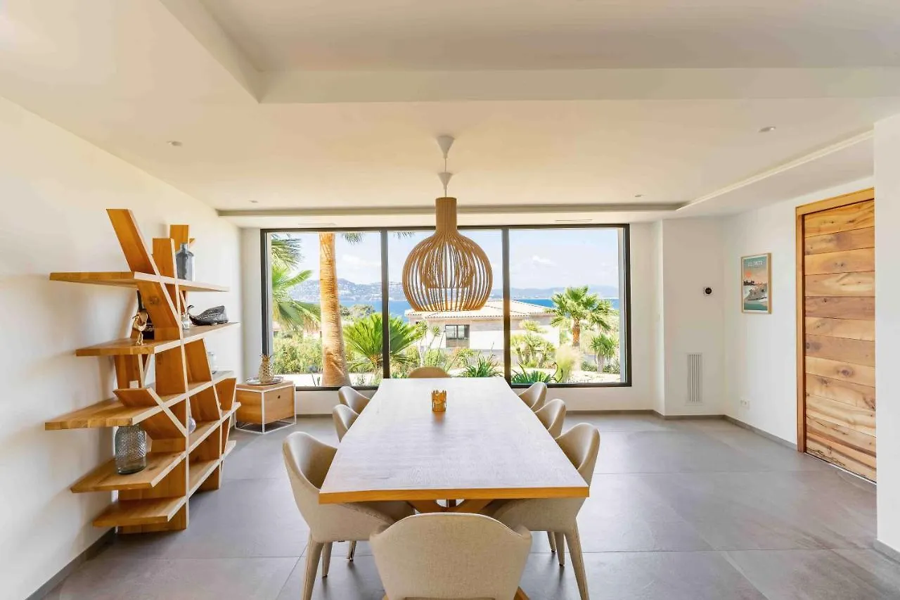 Villa Palma Giens - Vue Mer Panoramique -Piscine Chauffee Mai A Septembre- 4 Chambres -Garage Hyères 0*,  Frankrig
